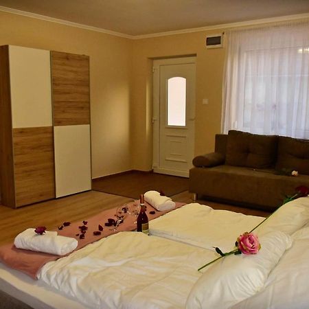 Napfeny Apartman Мако Экстерьер фото