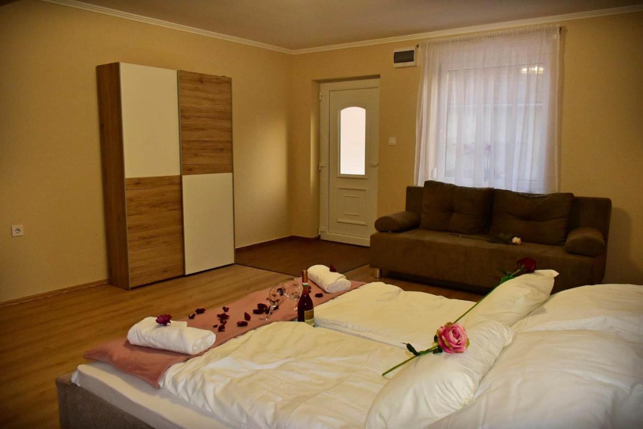Napfeny Apartman Мако Экстерьер фото