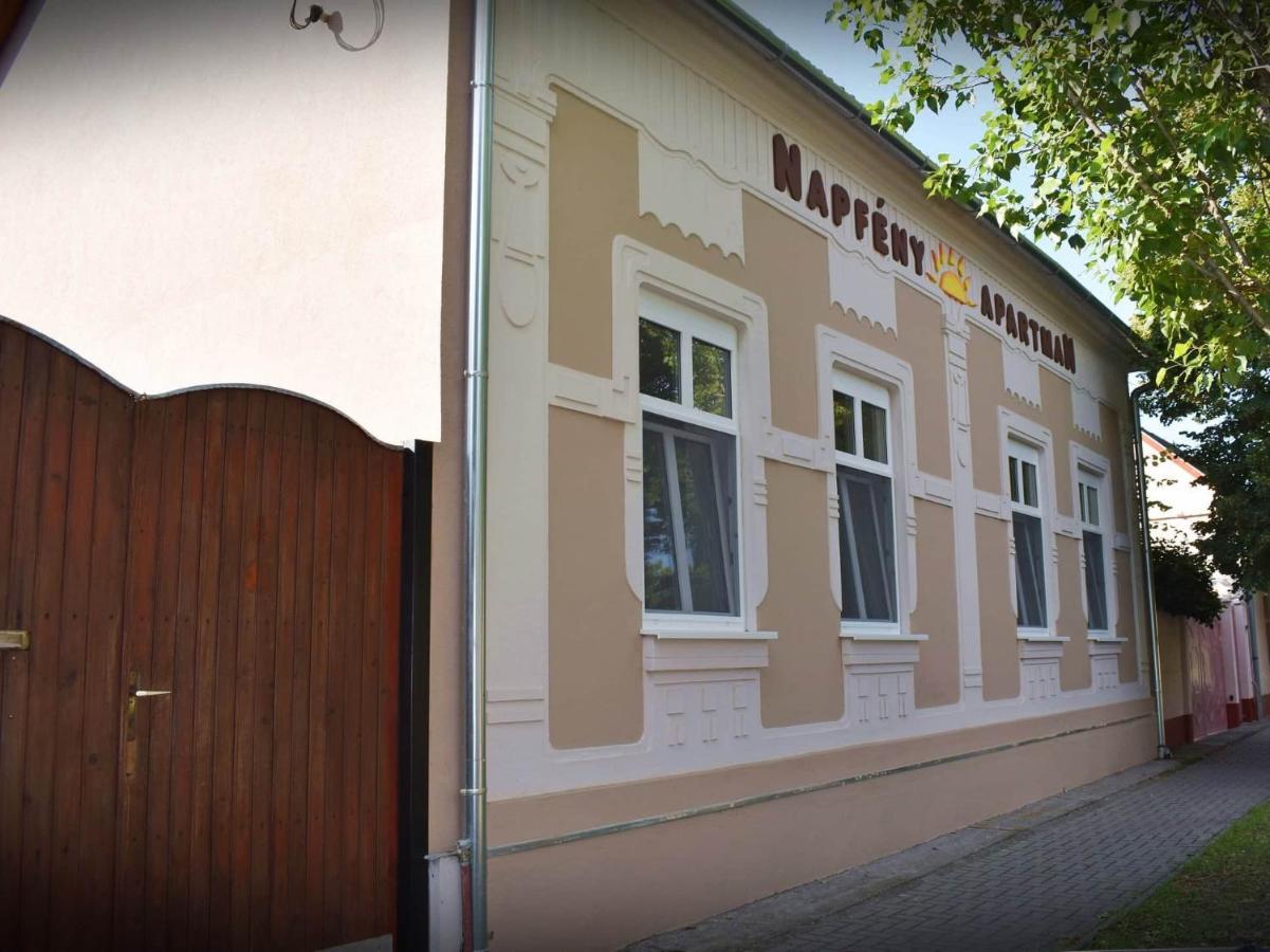 Napfeny Apartman Мако Экстерьер фото