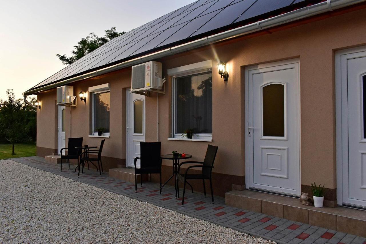 Napfeny Apartman Мако Экстерьер фото